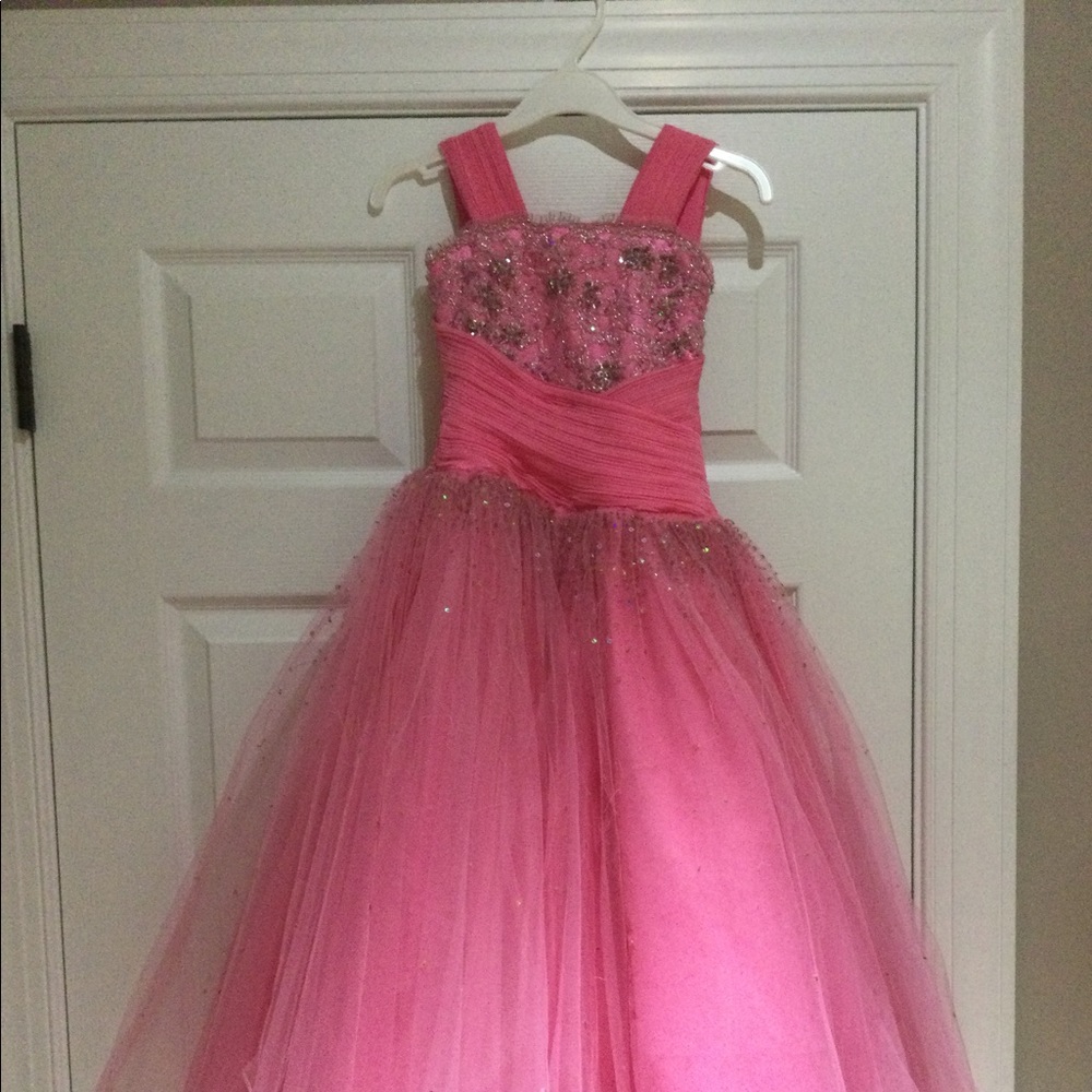 Girl’s pink ball gown